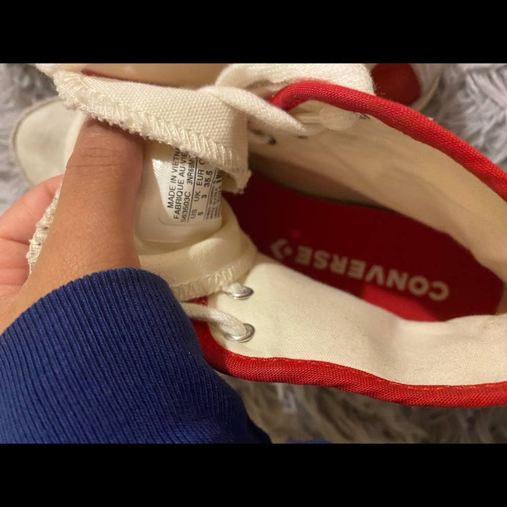 Converse - Picture 3 of 4